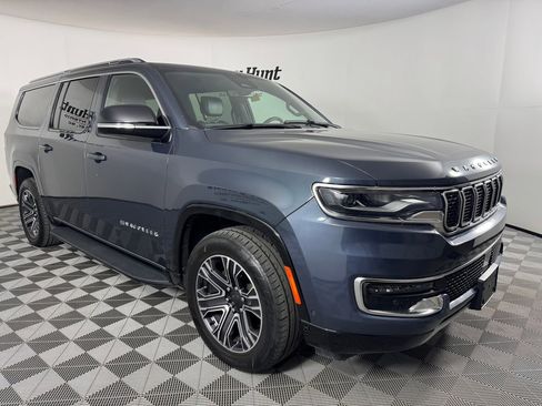 Used 2024 Jeep Wagoneer L Series II w/ Flexible Seating Group image 8