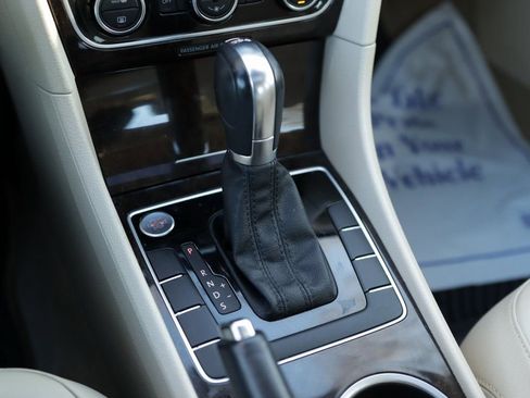 Used 2014 Volkswagen Passat TDI SEL Premium image 17