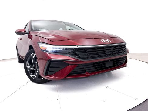 Used 2024 Hyundai Elantra Limited FWD image 8