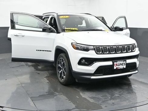 Used 2025 Jeep Compass Limited AWD/4WD image 52