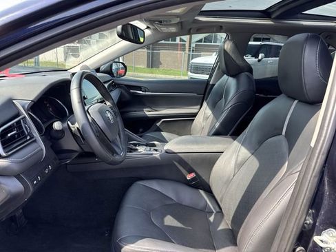 Used 2022 Toyota Camry XSE image 19
