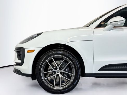 Used 2025 Porsche Macan image 28