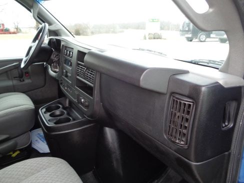 Used 2018 GMC Savana 3500 LT w/ LT Preferred Equipment Group image 23