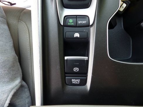 Used 2020 Honda Accord EX image 35