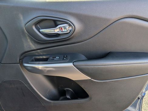 Certified 2021 Jeep Cherokee Limited w/ Elite Package image 38