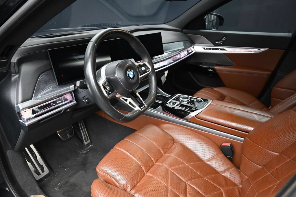Used 2023 BMW 760i xDrive AWD/4WD image 15
