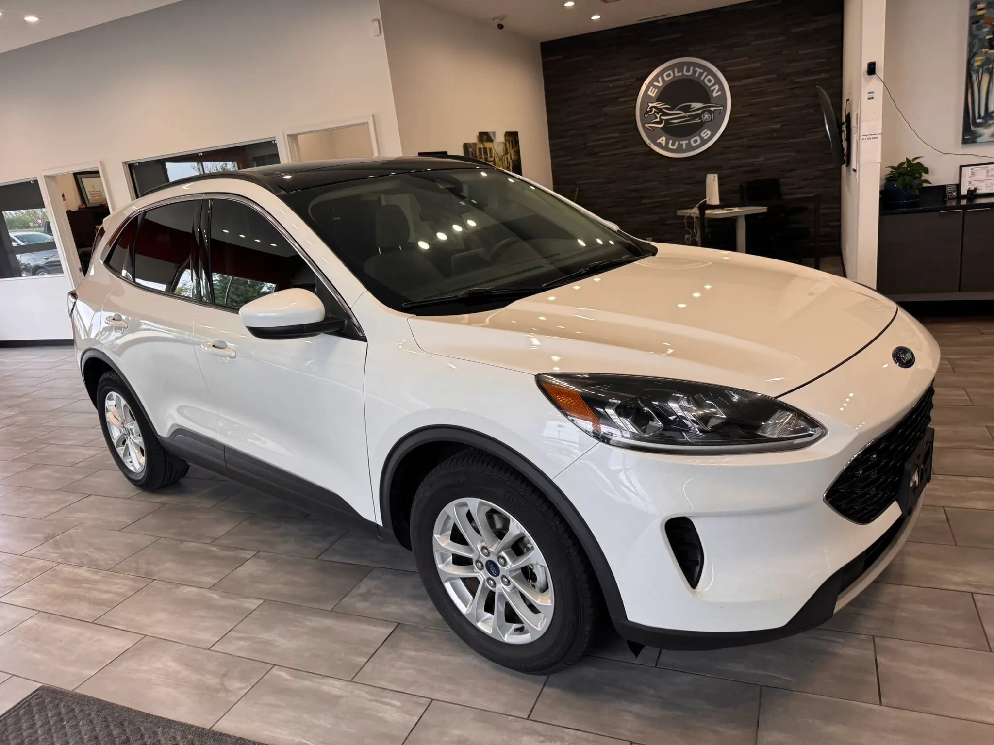 Used 2020 Ford Escape SE FWD image 6