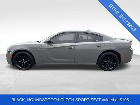 Used 2018 Dodge Charger SXT Plus w/ Blacktop Package image 4