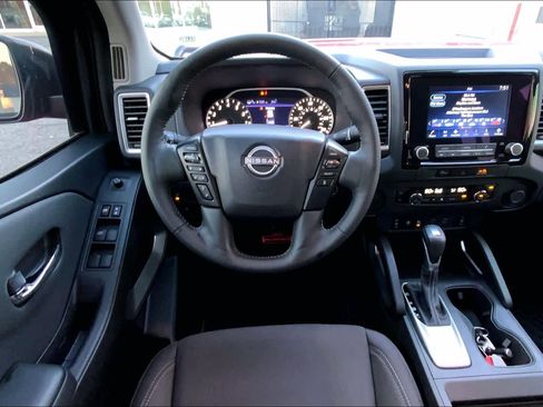 Used 2024 Nissan Frontier SV w/ SV Convenience Package image 6