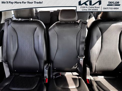Used 2024 Kia Carnival LX image 14