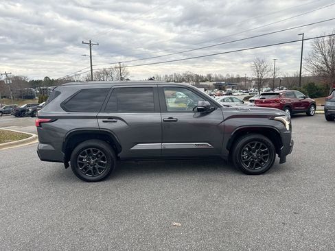 Used 2025 Toyota Sequoia Platinum image 7