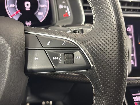 Used 2022 Audi SQ7 Prestige AWD/4WD image 19
