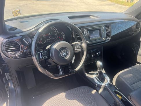 Used 2018 Volkswagen Beetle 2.0T Coast FWD image 13
