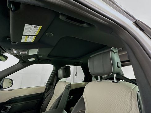 Used 2022 Land Rover Discovery S R-Dynamic image 26