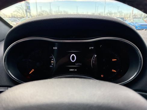 Used 2018 Jeep Grand Cherokee Limited image 13