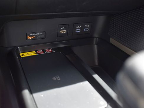 Certified 2025 Toyota Camry SE w/ Convenience Package AWD/4WD image 13