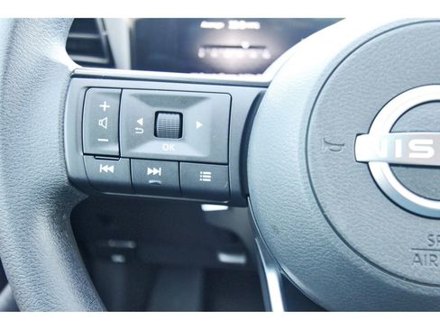 Certified 2025 Nissan Kicks SV image 18