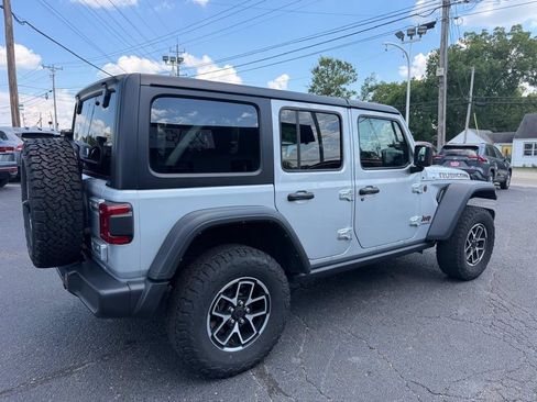 Used 2024 Jeep Wrangler Unlimited Rubicon AWD/4WD image 6