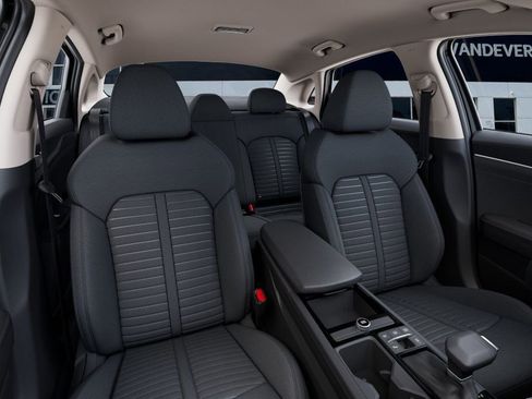 New 2025 Kia K5 LXS image 18