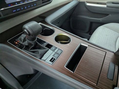 Used 2024 Toyota Sienna LE image 25