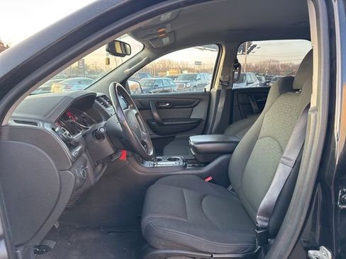 Used 2015 GMC Acadia SLE image 13