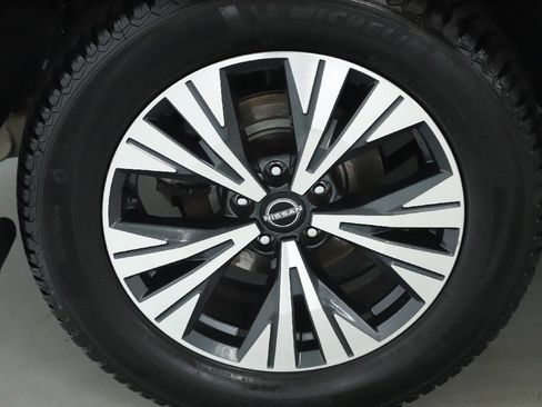 Certified 2022 Nissan Rogue SV FWD image 12