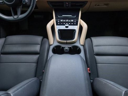 Used 2024 Porsche Cayenne image 27