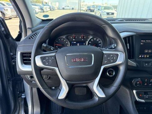Used 2023 GMC Terrain SLE w/ Driver Convenience Package image 15