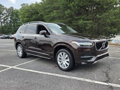 Used 2018 Volvo XC90 T6 Momentum w/ Convenience Package
