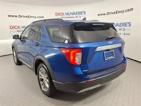 Used 2021 Ford Explorer XLT w/ Equipment Group 202A image 4
