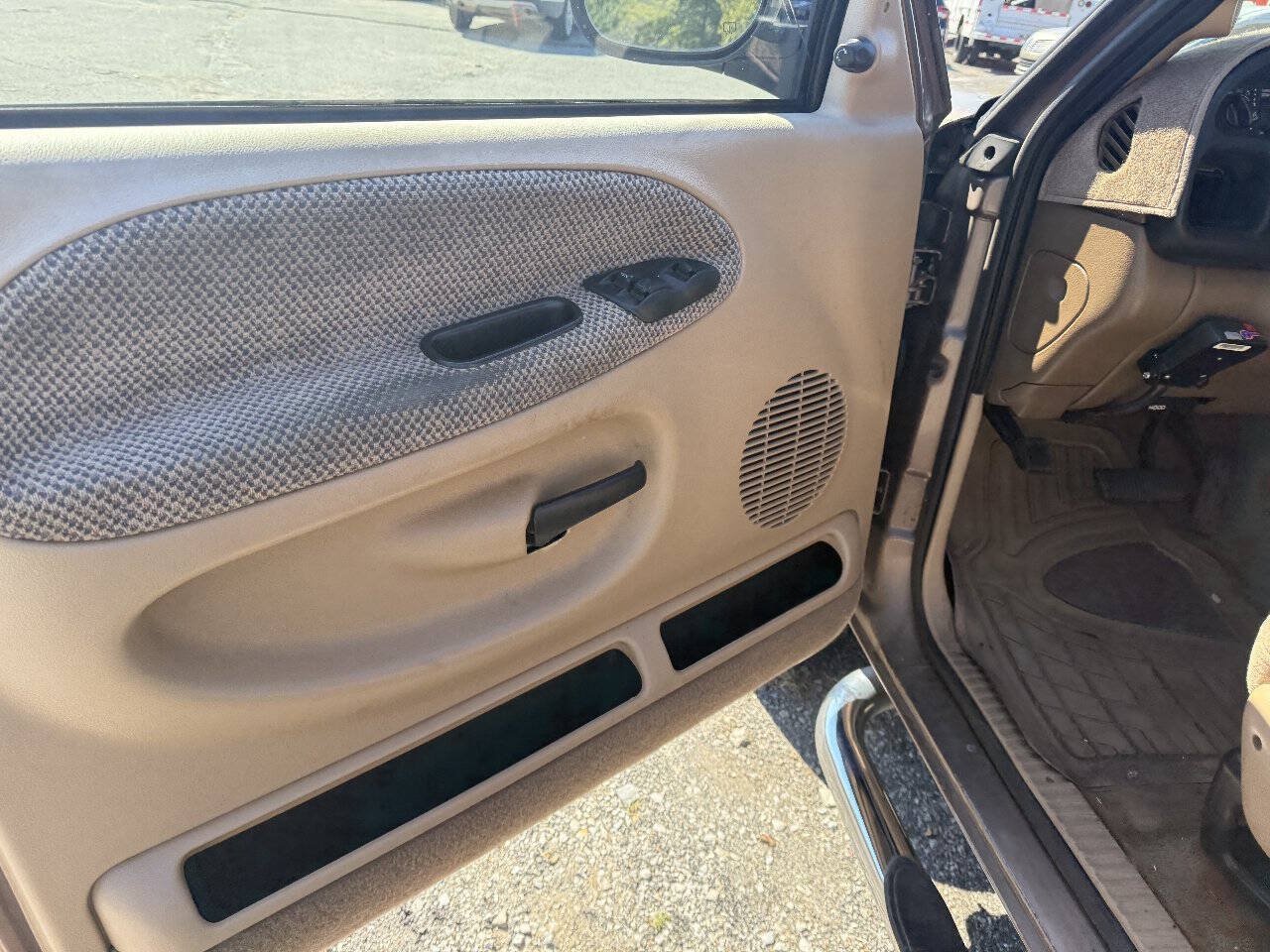 Used 2000 Dodge Ram 2500 Truck 2WD Quad Cab image 18