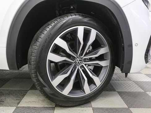 Certified 2023 Volkswagen Atlas Cross Sport SEL Premium R-Line image 19