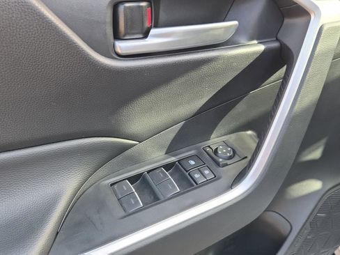 Used 2025 Toyota RAV4 XLE image 16