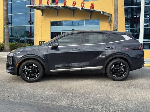 New 2026 Kia Sportage EX w/ EX Panorama Roof Package FWD image 2