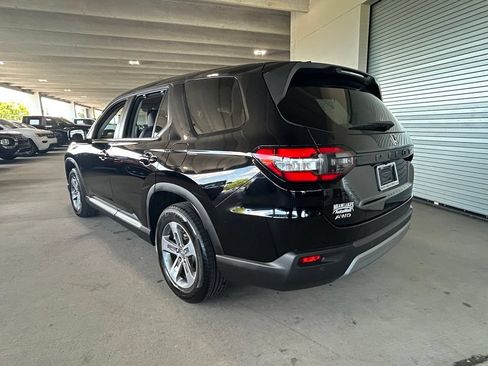 Used 2023 Honda Pilot EX-L image 3