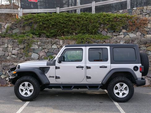 Used 2019 Jeep Wrangler Unlimited Sport S AWD/4WD image 6