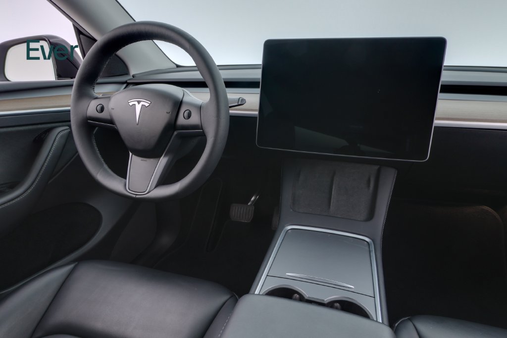 Used 2024 Tesla Model Y Long Range AWD/4WD image 25