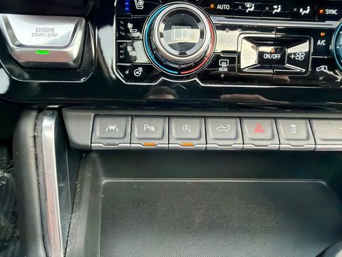 Used 2025 GMC Sierra 1500 Denali Ultimate AWD/4WD image 36