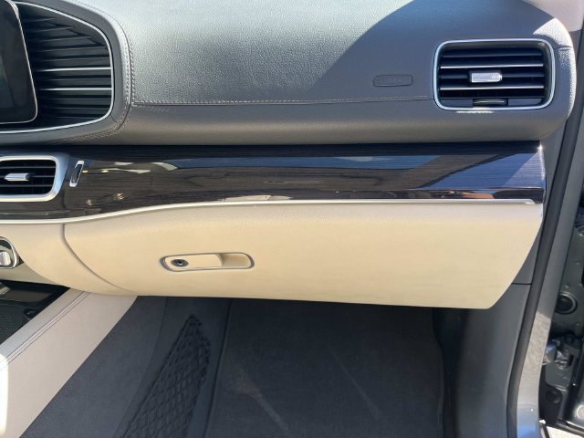 Used 2020 Mercedes-Benz GLS 450 4MATIC image 30