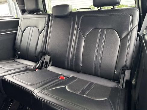 Used 2019 Ford Expedition Limited w/ Equipment Group 301A RWD image 16