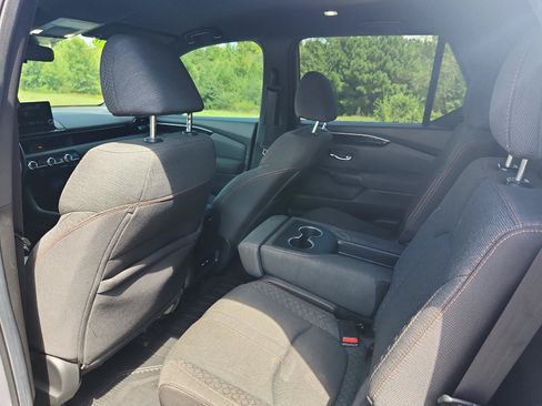 Used 2025 Honda Pilot Sport image 9