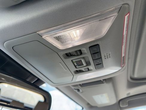 Used 2023 Toyota RAV4 XLE Premium image 8