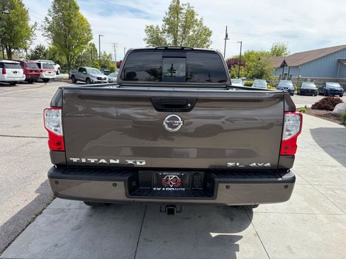 Used 2018 Nissan Titan SL w/ Chrome Package AWD/4WD image 9