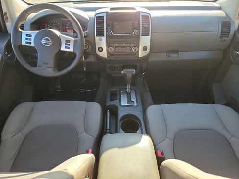 Used 2015 Nissan Xterra S image 18
