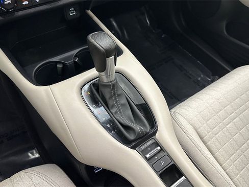 Used 2023 Honda HR-V LX image 10