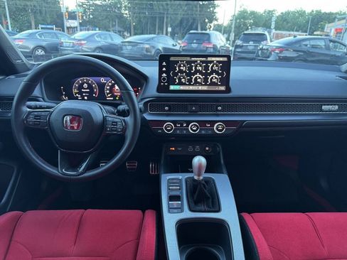 Used 2023 Honda Civic Type R image 11