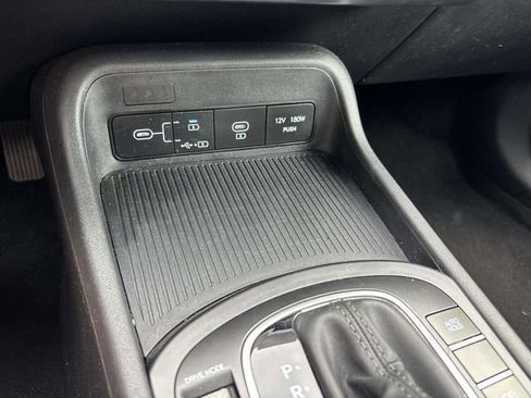 Used 2024 Hyundai Kona SEL AWD/4WD image 24