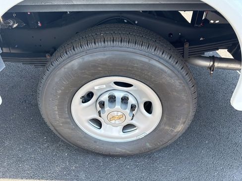 New 2025 Chevrolet Express 3500 w/ Power Convenience Package image 10
