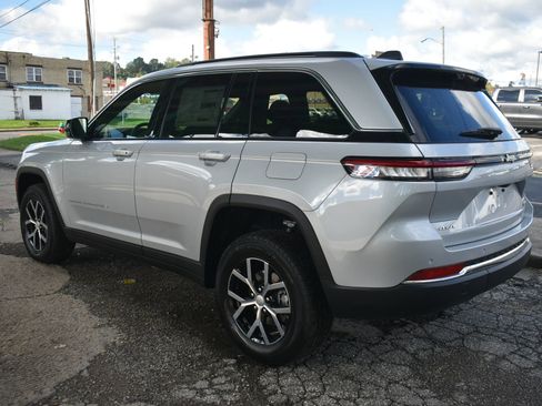 New 2025 Jeep Grand Cherokee Limited w/ Trailer Tow Package image 7