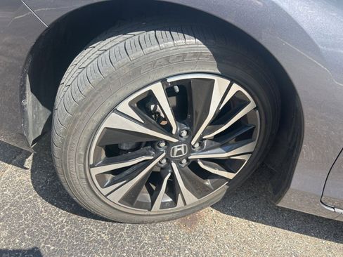 Used 2017 Honda Accord EX image 5